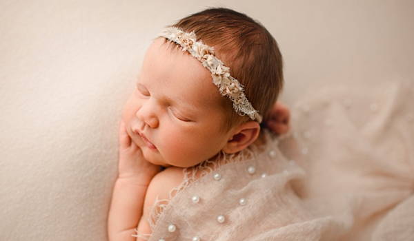 2024年农历三月二十七立夏出生的女宝宝取名 福禄双收女孩取名